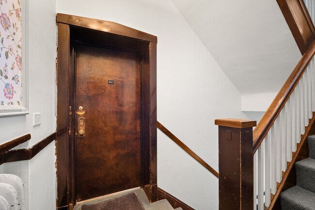 Photo - 2611 N Dayton St Unit 2611-1