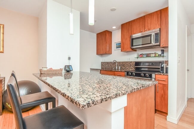 Photo - 16 Miner St Unit 303