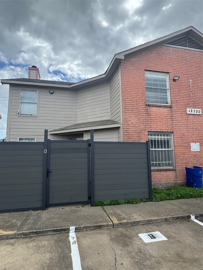 Photo - 12700 Leader St Unidad B