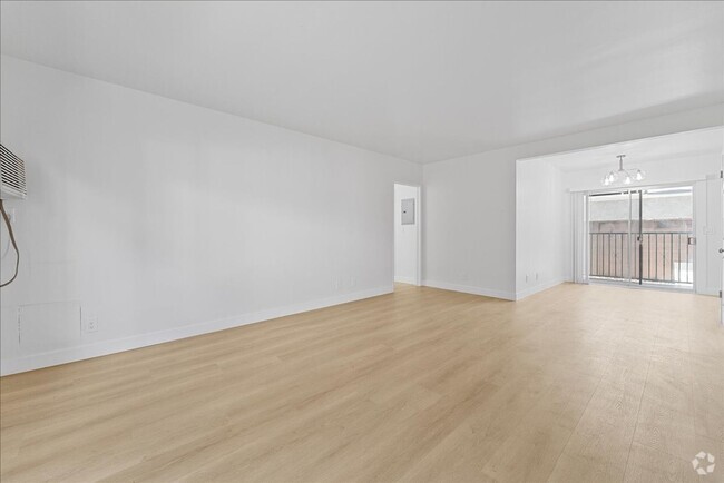 Building Photo - Welcome To Your New North Hollywood Apartm... Unit 05 Rental