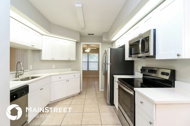 Photo - 5749 Colonial Oaks Blvd