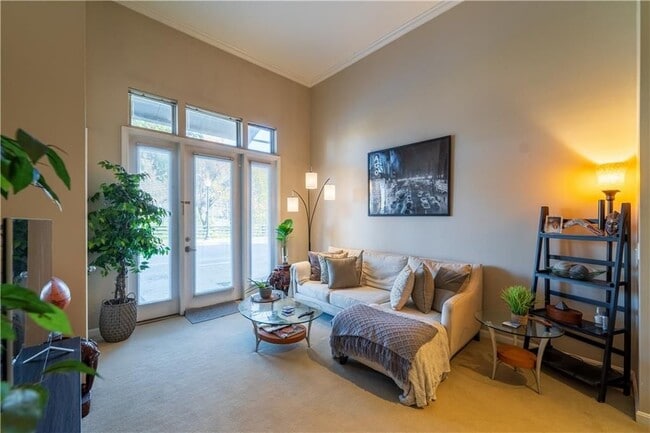 Photo - 1000 Providence Pl