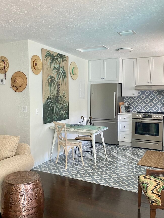 Photo - 607 N L St Unidad #2