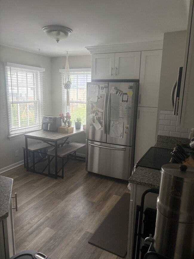 Photo - 917 W 10th Ave