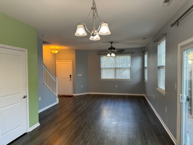 Photo - 1705 Halesworth Ln