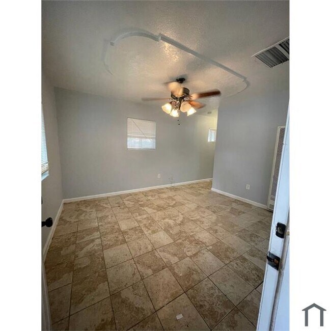 Photo - 2139-2145 S Lee Avenue Unit 2139