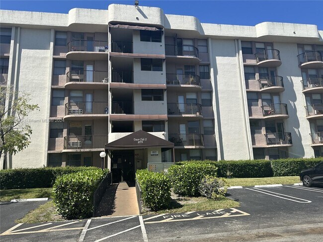 Photo - 2771 Riverside Dr Unidad 504-A