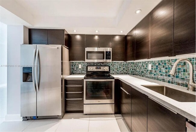 Building Photo - 18151 NE 31st Ct Unit 1012