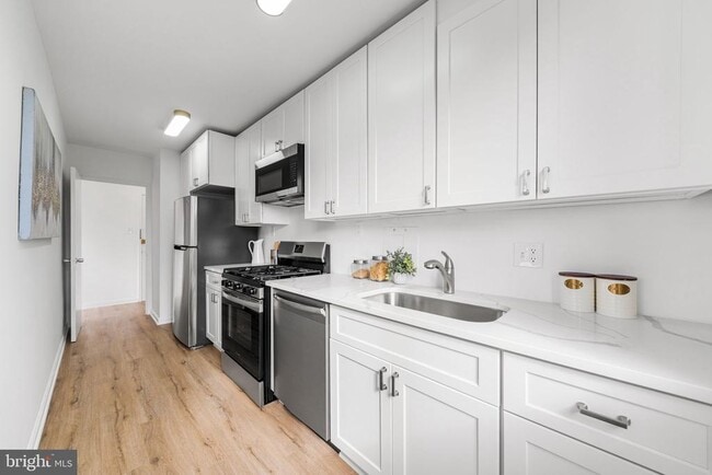 Photo - 4000 Tunlaw Rd NW Unit 811