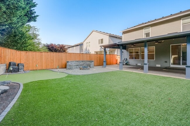 Photo - Beautiful 4 bed, 2.5 bath rental home in Oatfield Neighborhood Milwaukie!