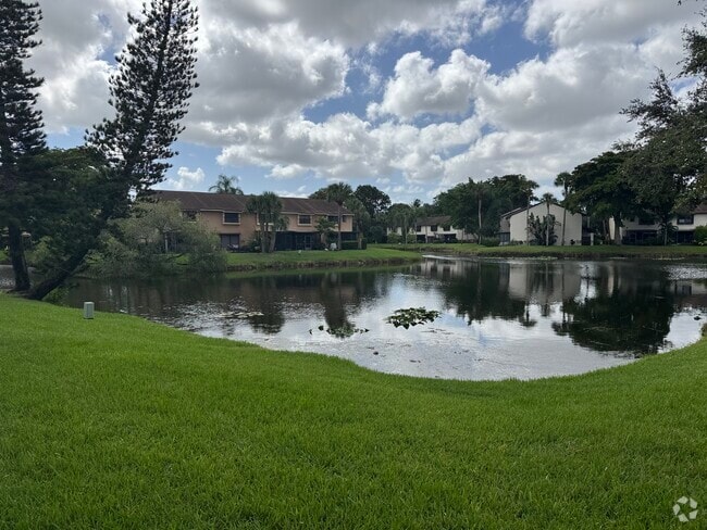 Building Photo - 3733 Carambola Cir N Rental