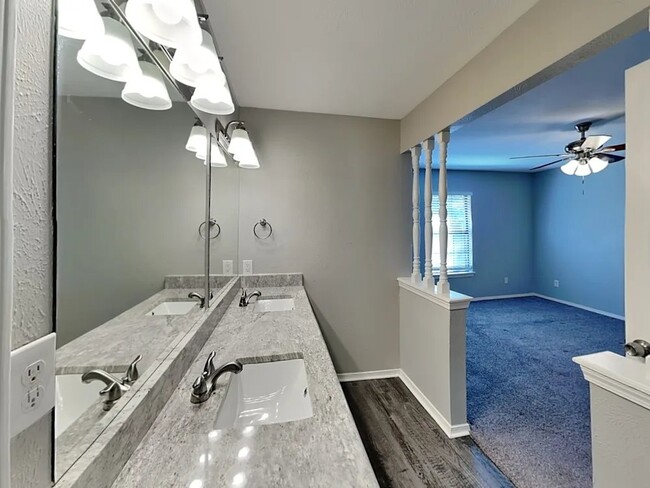 Photo - 1713 Lewis Trail