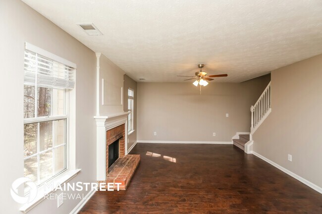 Photo - 1631 Sparrow Wood Ln SW