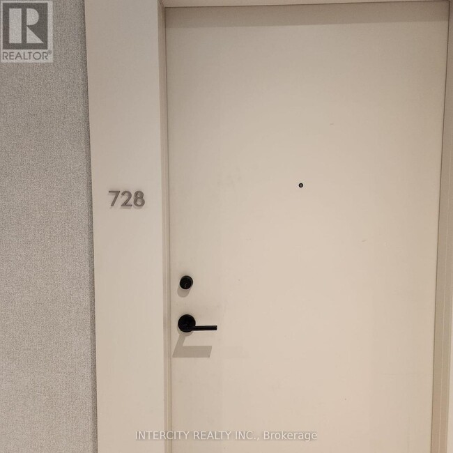 Photo - 2020 Bathurst St Unit 728