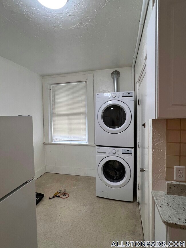 Photo - 4 Adella Pl Unit 1