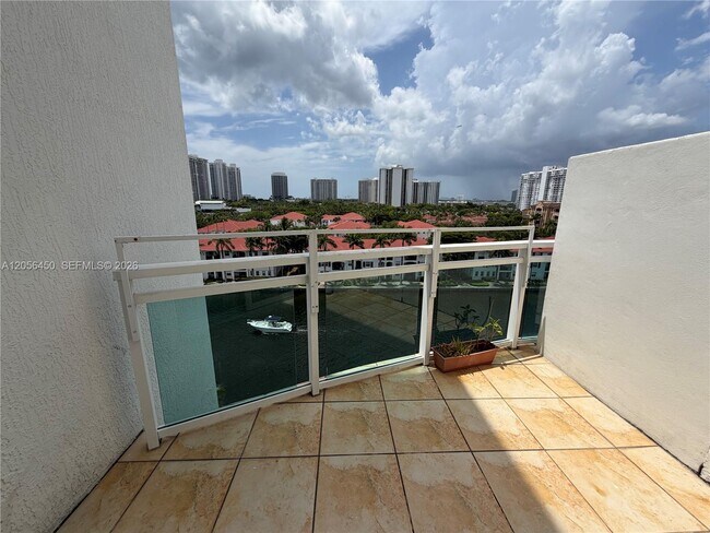Photo - 3000 NE 188th St Unit 707