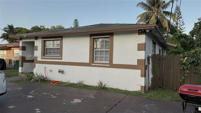 Photo - 230 NW 7th Ave