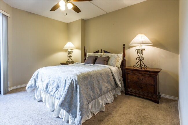 Building Photo - 3350 McCue Rd Unit 201