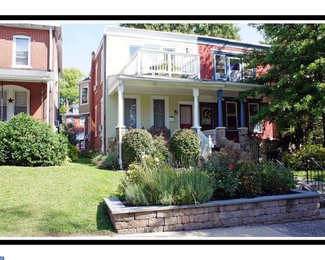 Building Photo - 35 E Front St Unit 2nd Floor