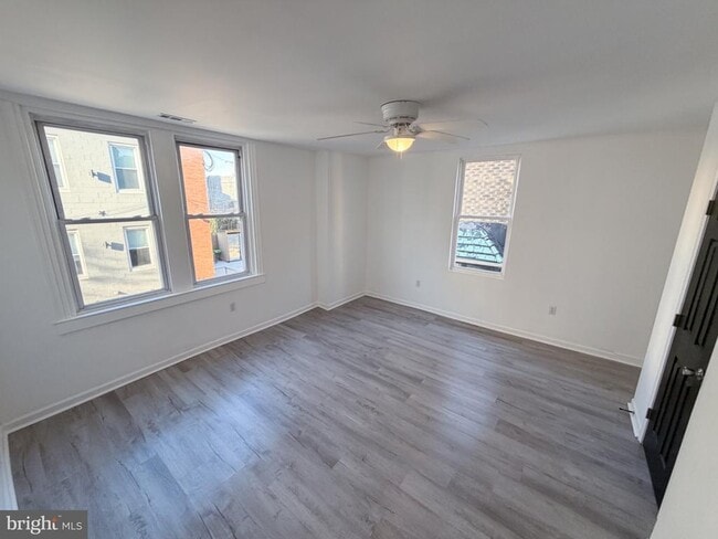 Building Photo - 1621 N 33rd St Unit 2