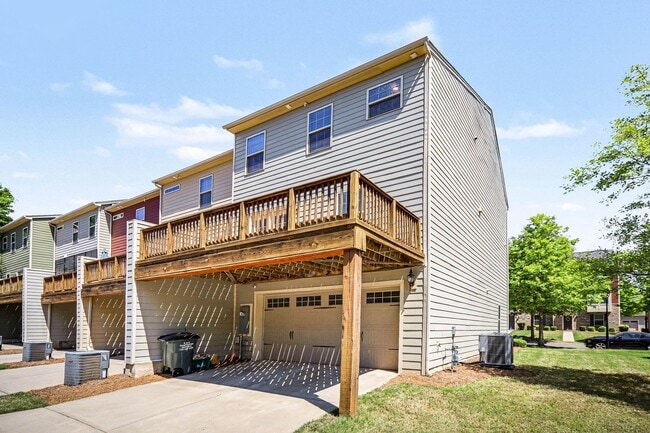 Photo - 4 Bed/3.5 Bath Townhouse for RENT!