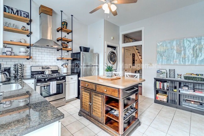 Photo - 513 E Harris St
