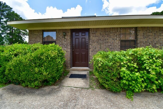 Photo - 930 Sybil Dr