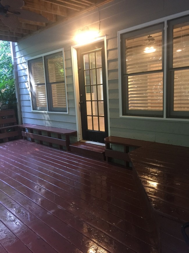 Apt. entry and deck - 7006 E Hills Way Unit 1