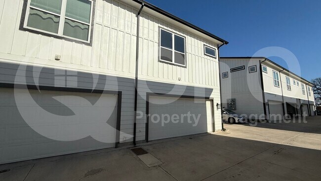 Building Photo - 2116 Shea Rd Unit 104 Rental