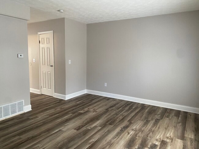 Living Room 2 - The Bend at Hayes