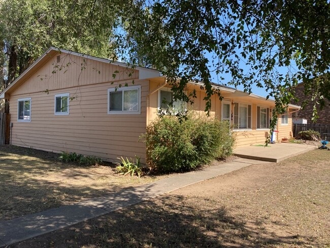 Building Photo - 1716-1718 Morningside Dr Unit 1718