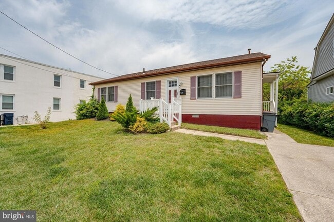 Photo - 545 N Connecticut Ave