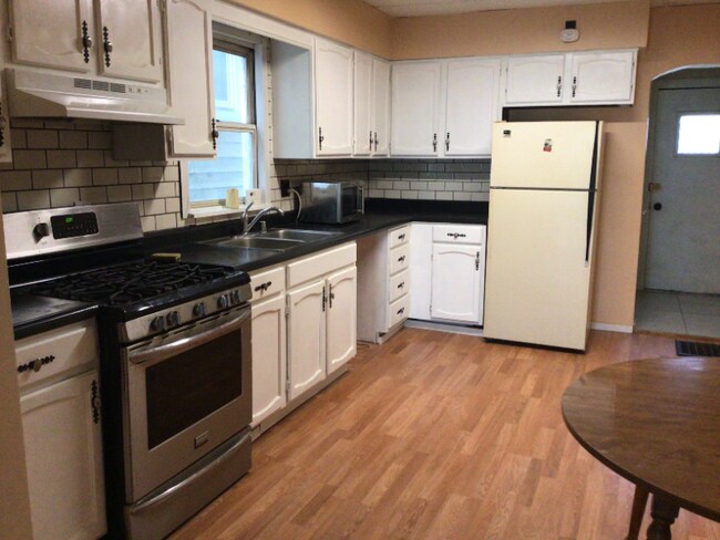 Photo - 1252 Kenneth Ave Unit Apt #1
