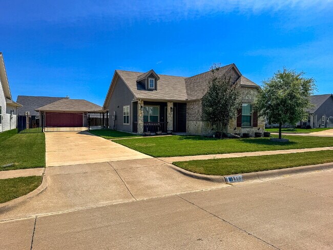 Lovely 3 bed, 2 bath Home in Burleson!