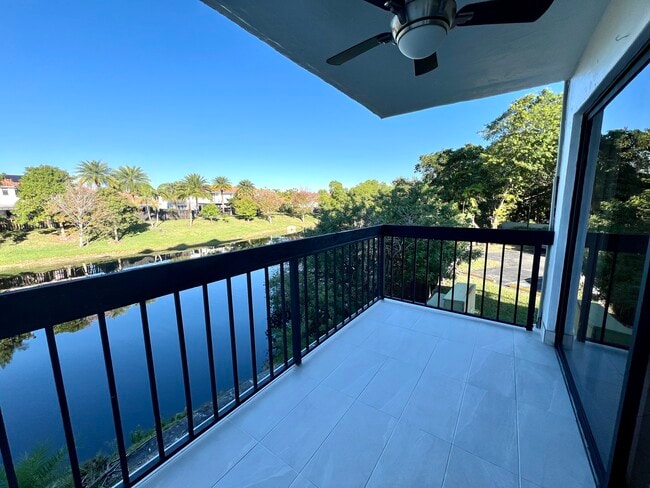 Building Photo - 10315 NW 9th Street Cir Unit 207