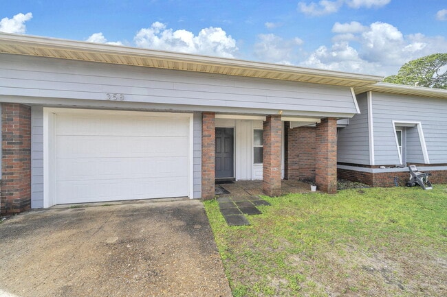 358 Kepner Dr NE