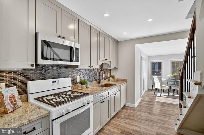 Photo - 312 N Henry St