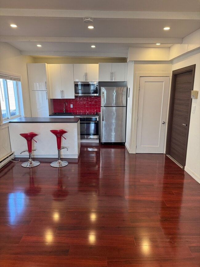 Building Photo - 70 Bennington St Unit 3 Rental