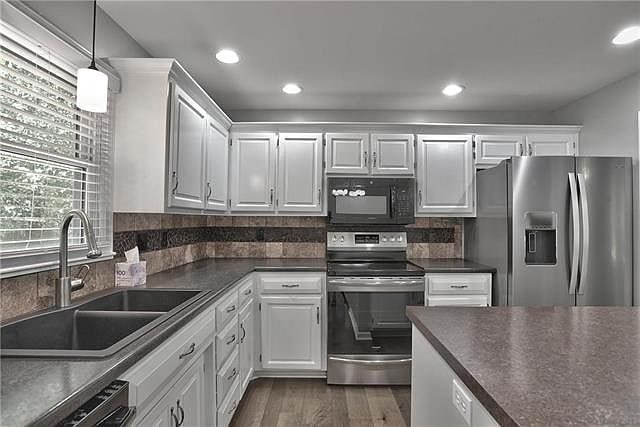 Photo - 15412 W 80th St