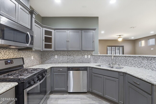 Photo - 13539 Doncaster St