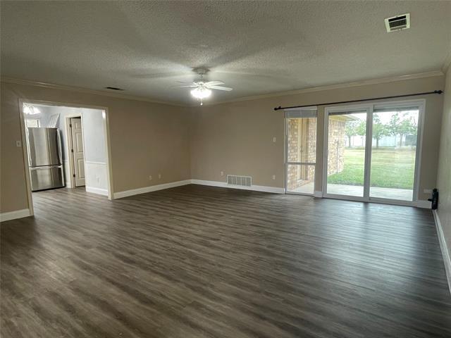 Photo - 2111 Meadowview Dr