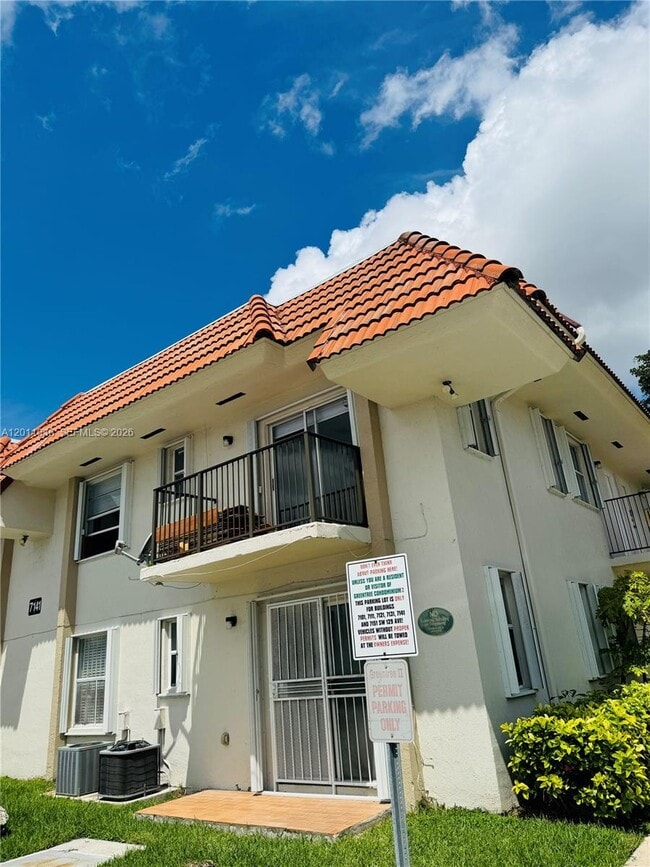 Building Photo - 7141 SW 129th Ave Unit 5
