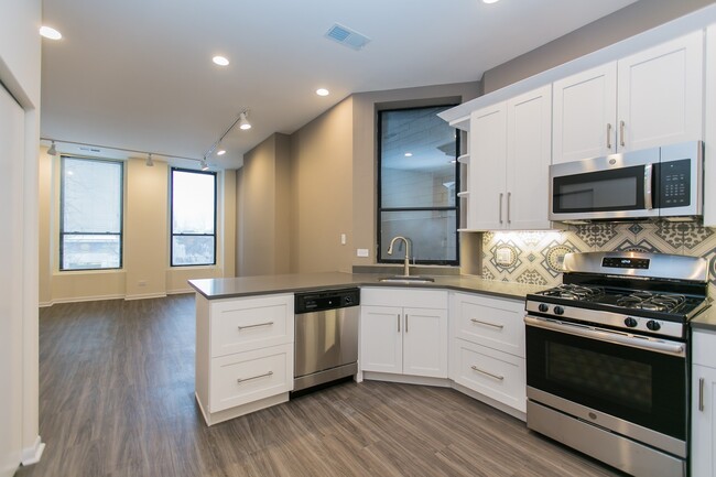 Photo - 2324 N Clark St Unidad Apt 2