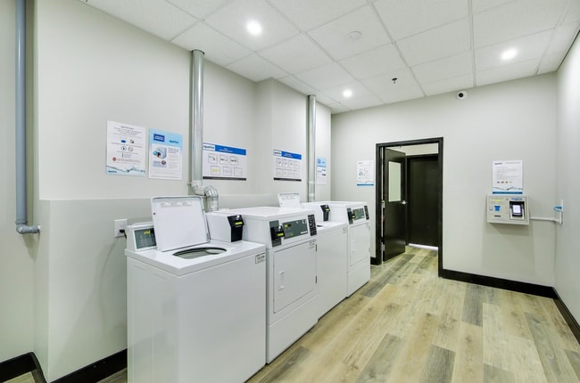 Photo - Gorgeous 2 Bed 1 Bath - Located in the Heart of Sarnia! Unité 305