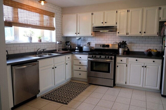 Photo - 891 E Grant Dr