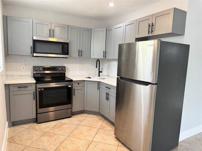 Building Photo - 214 SW 15th St Unit 2 Rental