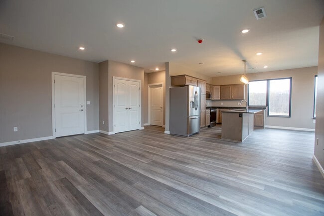 Photo - Latitude 40 Flats