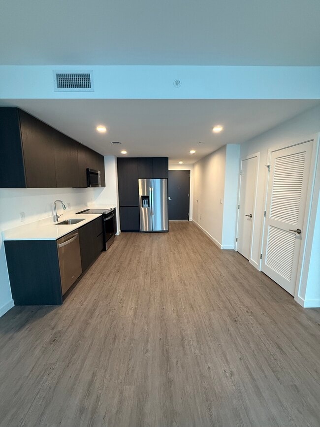 Building Photo - 234 NW 17th St Unit B09 Rental
