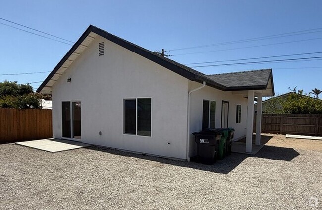 Building Photo - Beautiful Like-New 3 Bedroom 1 Bathroom AD... Unit 1 Rental