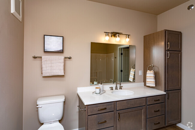 1BR, 1BA, Den - 950SF